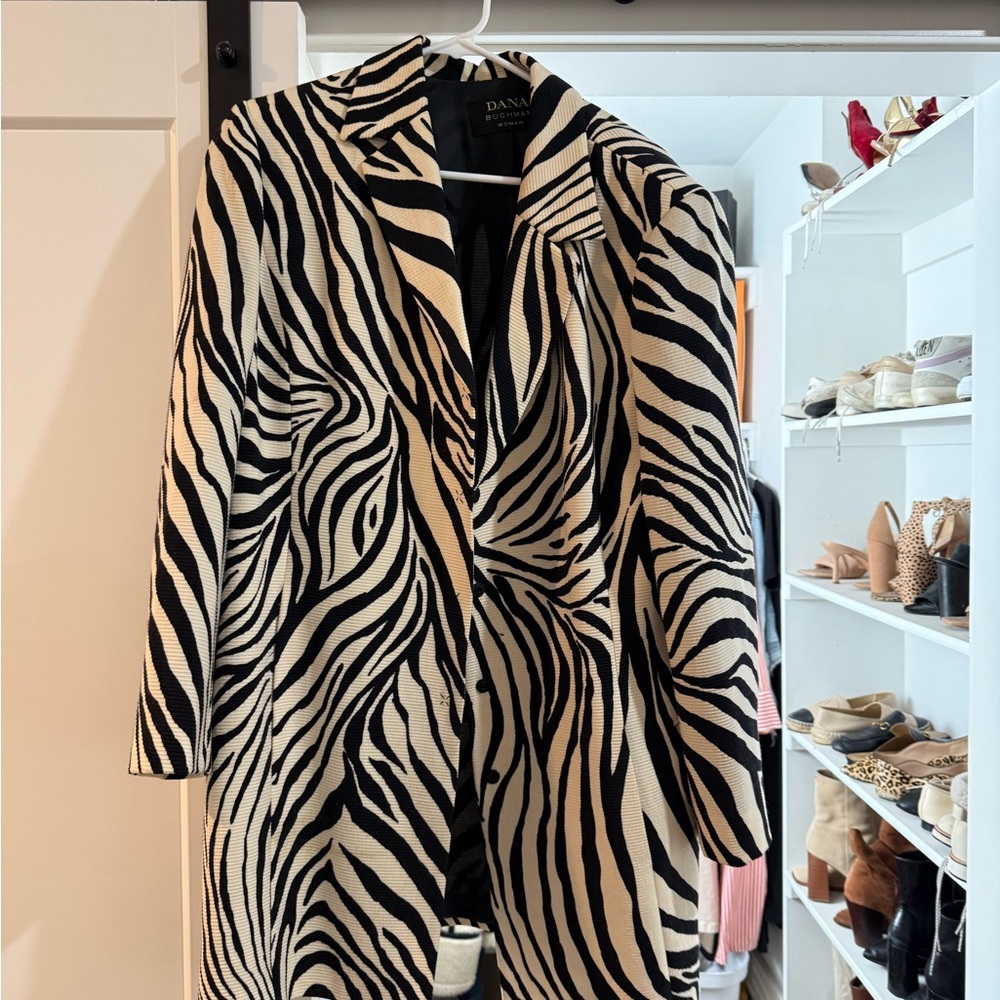 Dana Buchman Black and Cream Zebra-Print Blazer